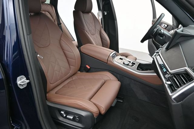 Used 2025 BMW X5 xDrive40i w/ M Sport Package AWD/4WD image 31