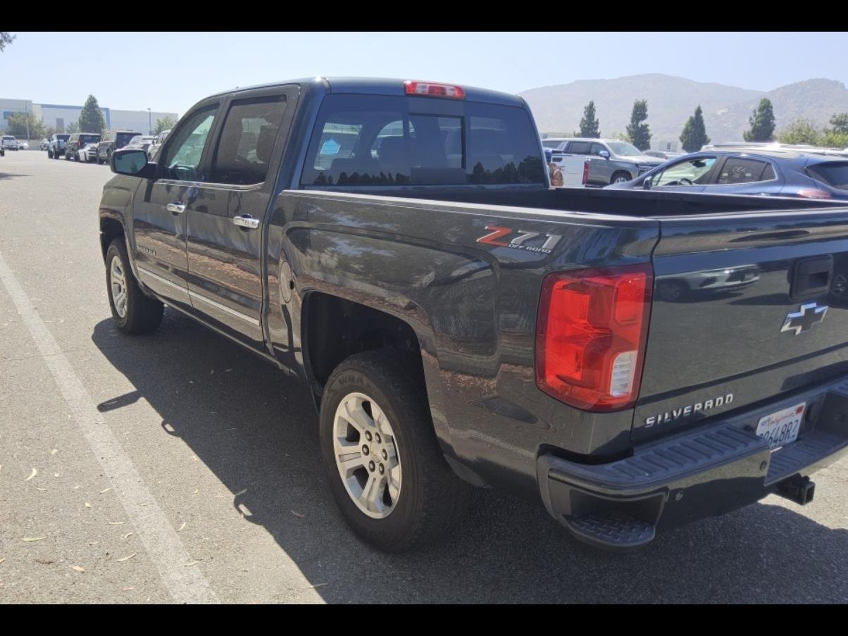Used 2018 Chevrolet Silverado 1500 LTZ Z71 w/ LTZ Plus Package AWD/4WD image 7