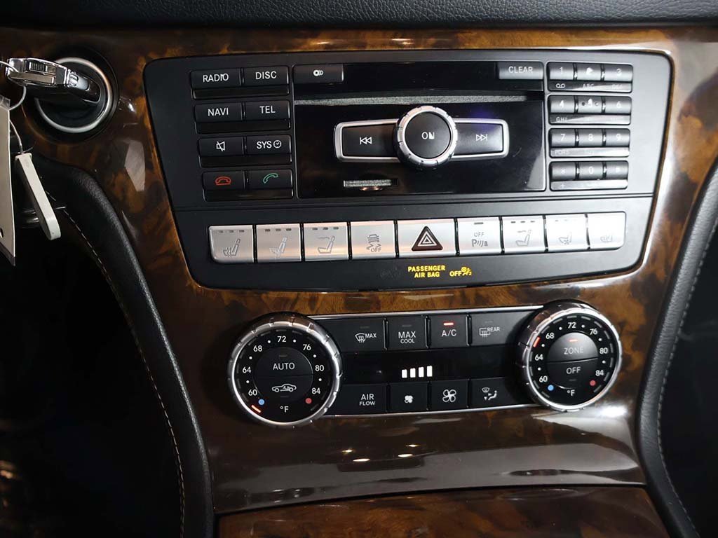 Used 2013 Mercedes-Benz SL 550 SL 550 w/ Premium Pkg image 39