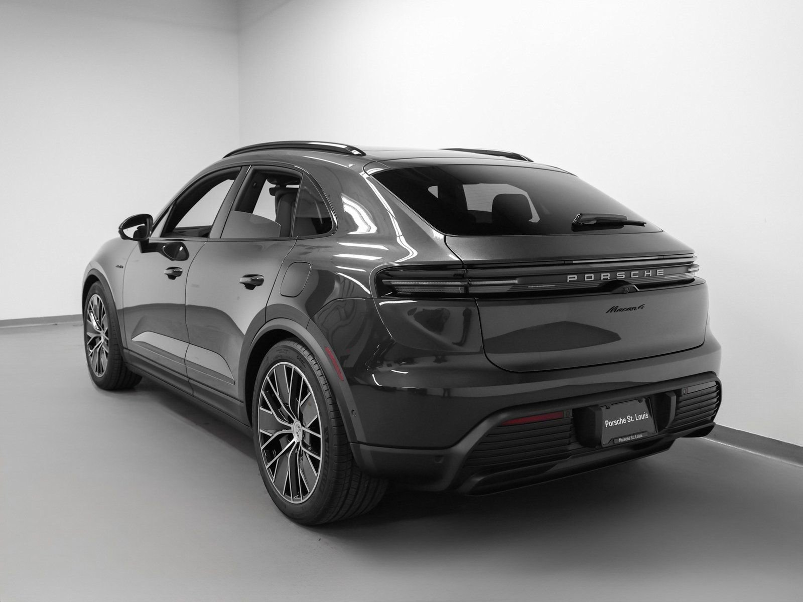 New 2026 Porsche Macan 4 Electric image 3