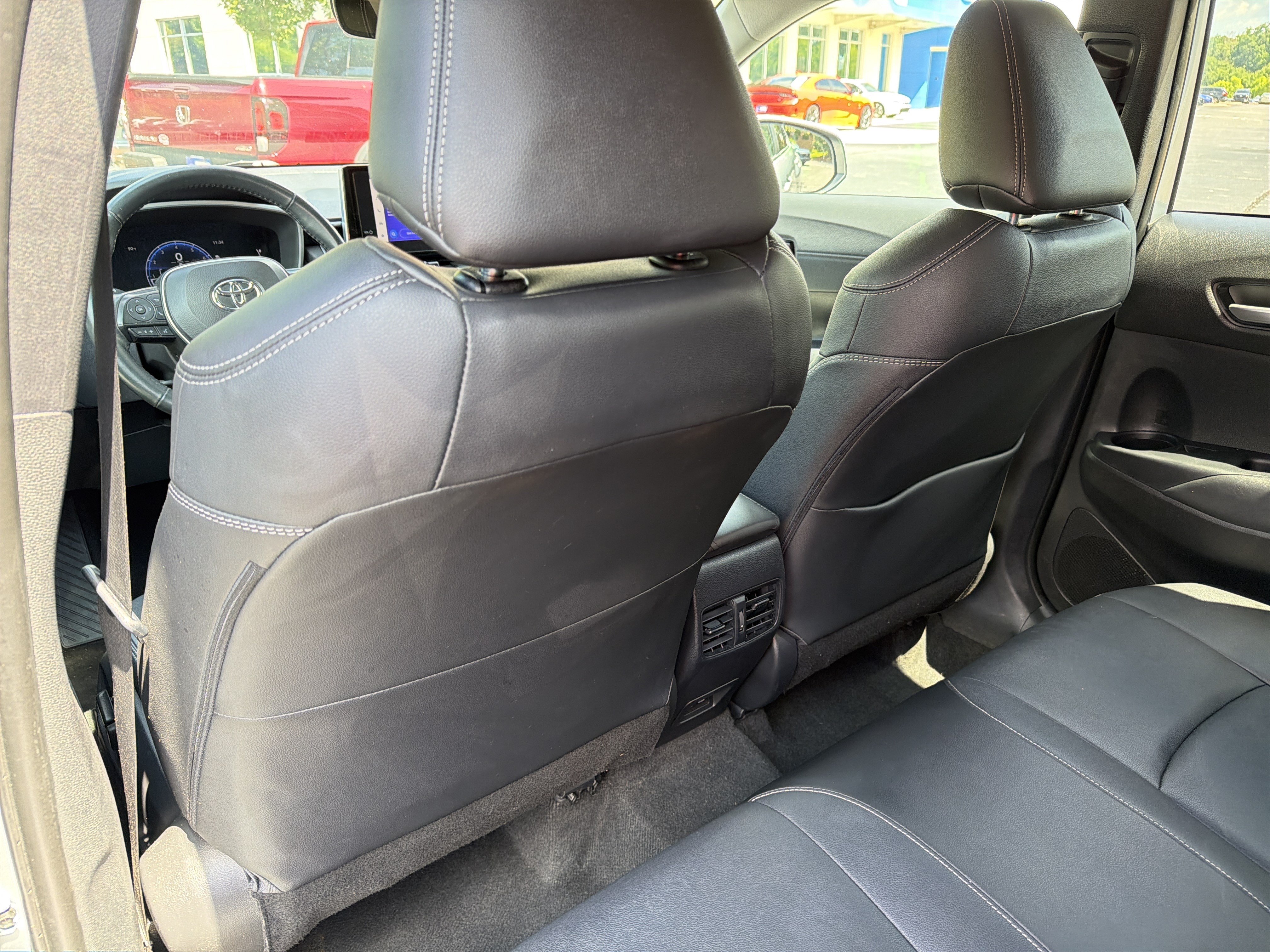 Used 2023 Toyota Corolla Cross XLE FWD image 19