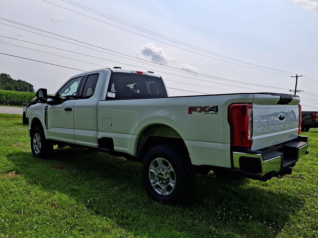New 2026 Ford F350 XLT w/ FX4 Off-Road Package AWD/4WD image 3