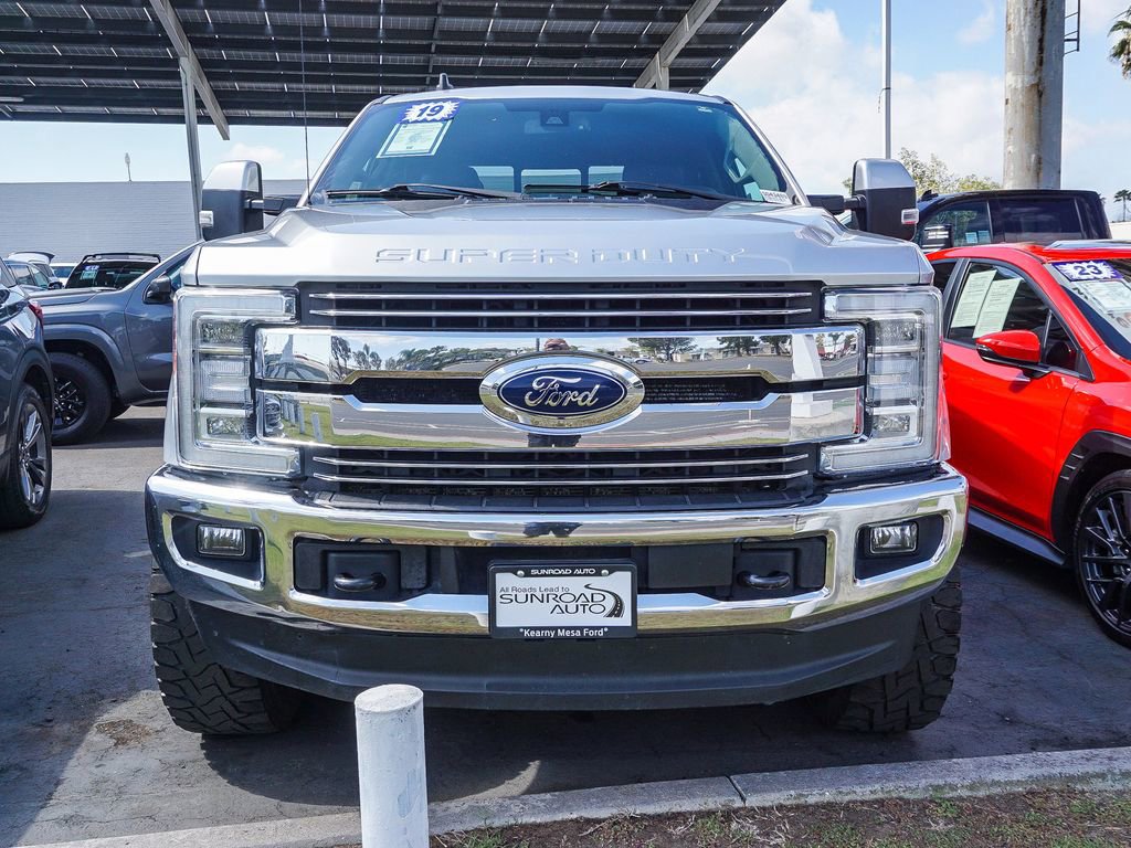 Used 2019 Ford F250 Lariat w/ Lariat Ultimate Package AWD/4WD image 2