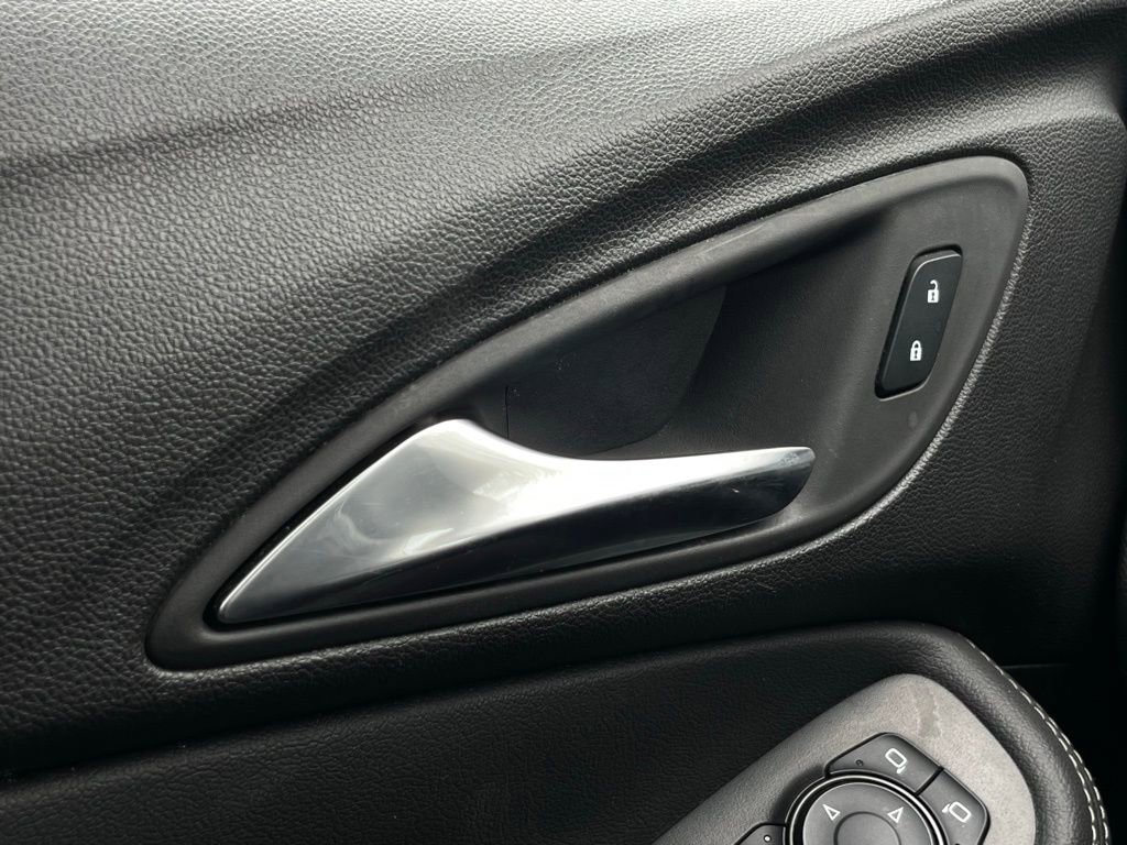 Used 2024 Buick Encore GX Sport Touring image 13