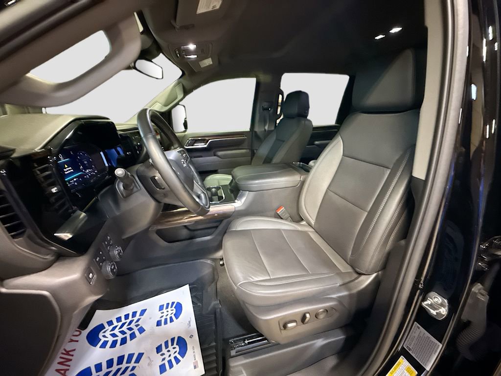 Used 2025 Chevrolet Silverado 2500 LT w/ Trail Boss Package AWD/4WD image 21