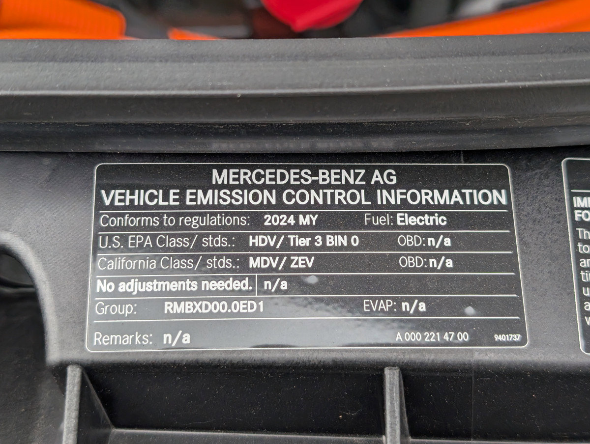 Used 2024 Mercedes-Benz eSprinter 170 Cargo image 36