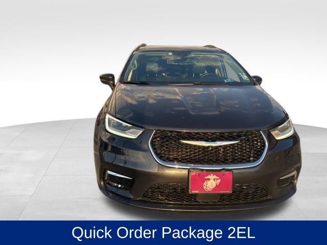 Used 2021 Chrysler Pacifica Touring-L image 3