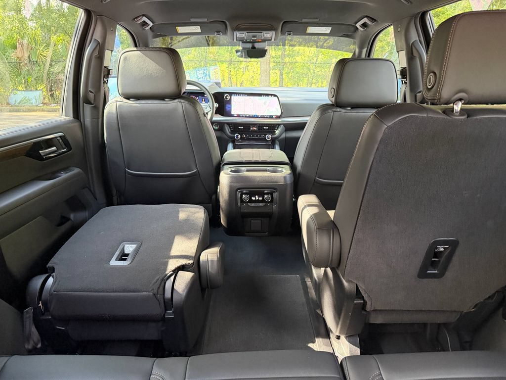 Used 2025 Chevrolet Tahoe High Country RWD image 8