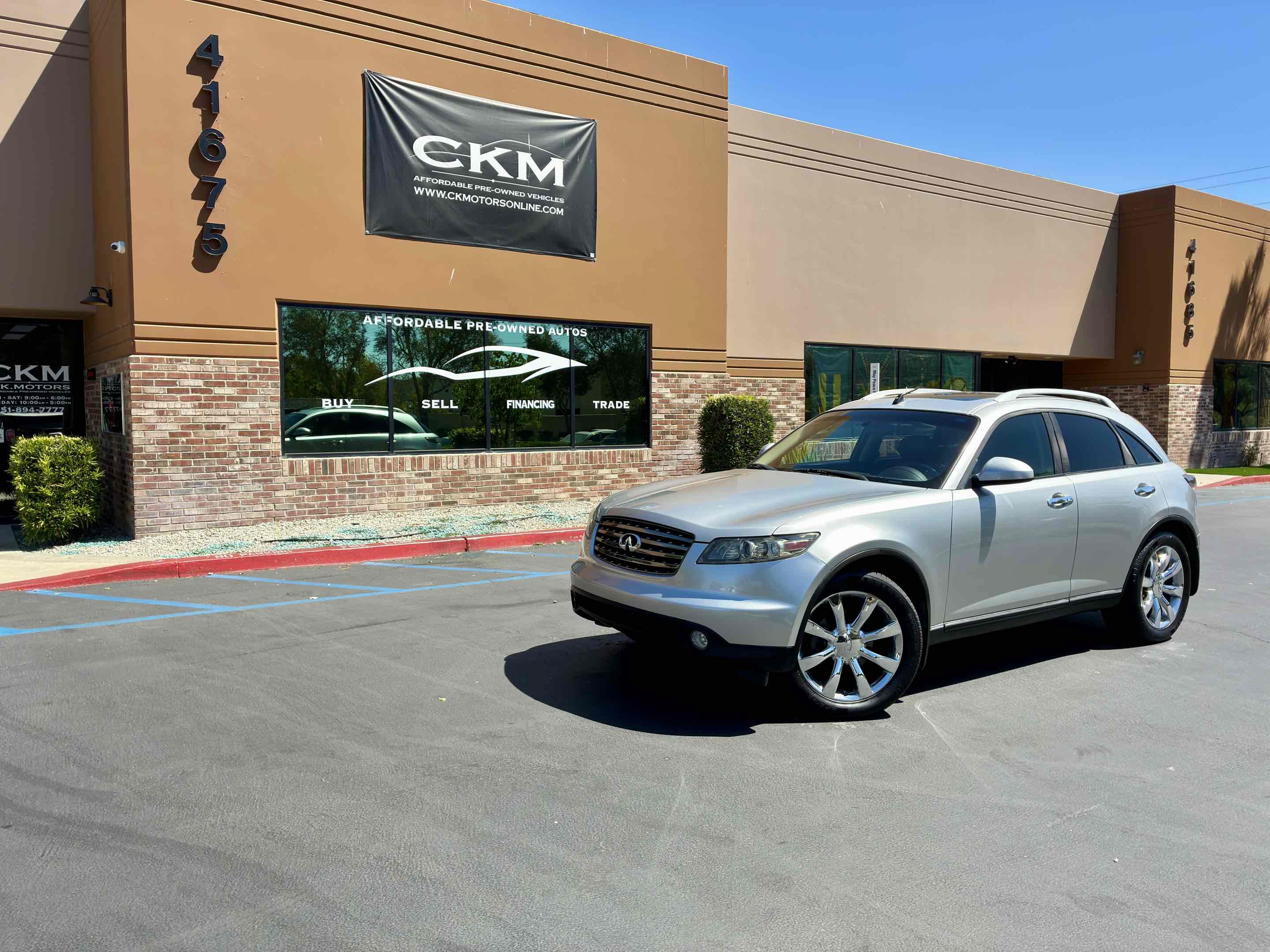 Used 2005 INFINITI FX45 AWD w/ (U01) Technology Pkg image 2