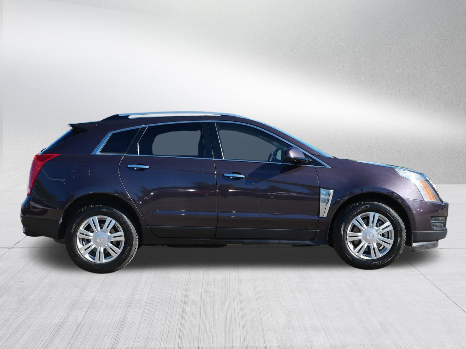 Used 2015 Cadillac SRX Luxury w/ Driver Awareness Package FWD image 8