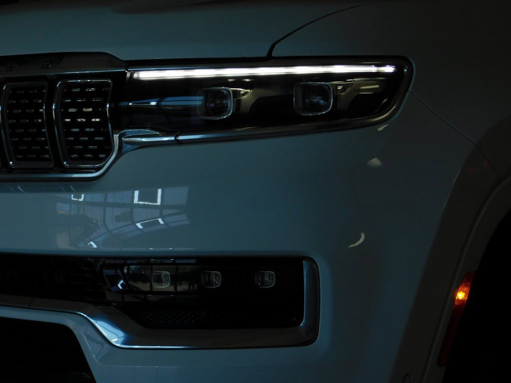 Used 2022 Jeep Grand Wagoneer Series II w/ Convenience Group III image 14