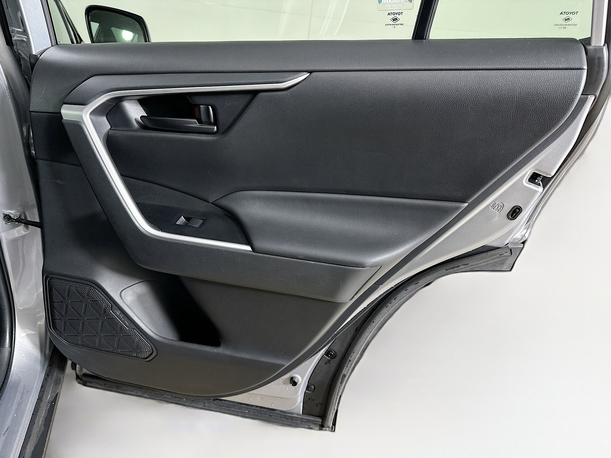 Used 2024 Toyota RAV4 LE image 28