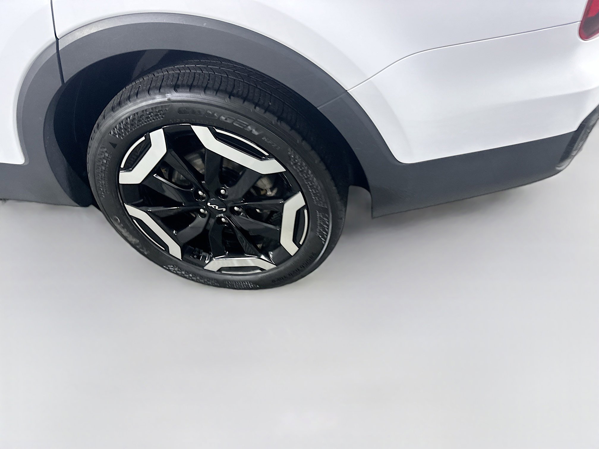 Used 2025 Kia Telluride S image 11