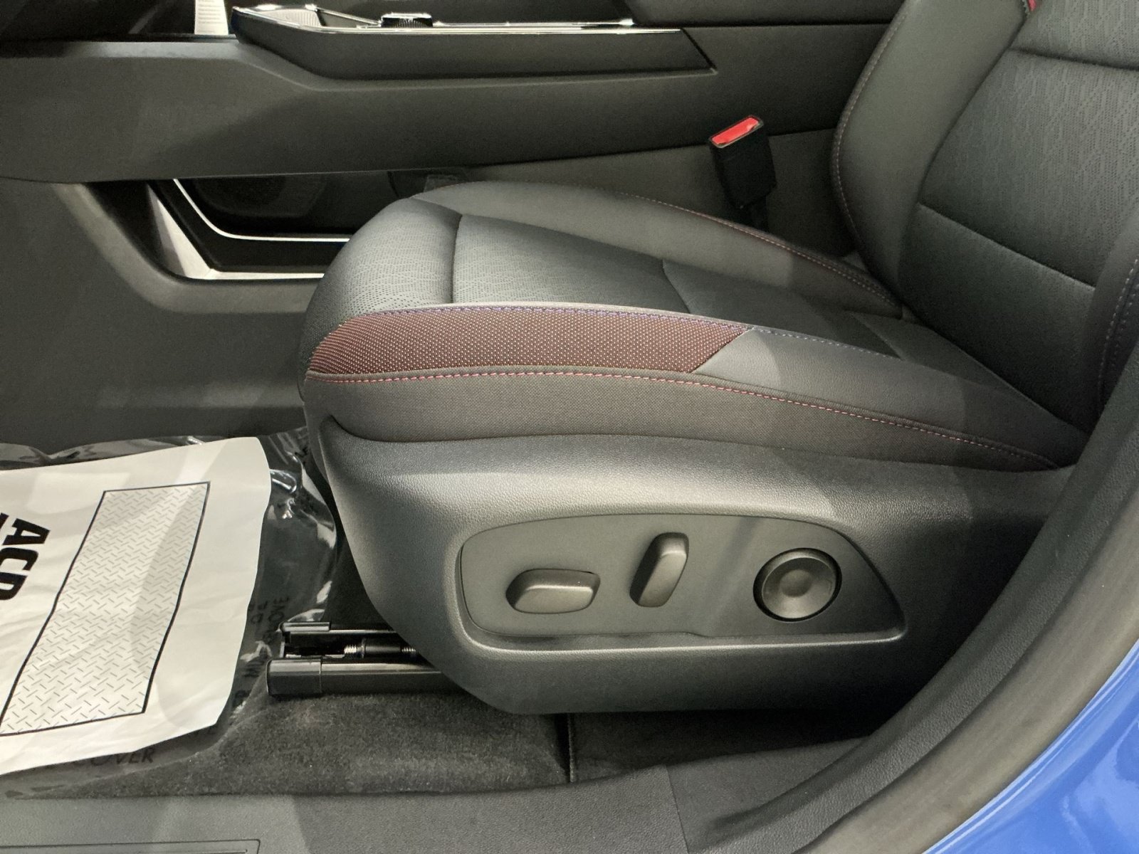New 2026 Chevrolet Equinox RS w/ Safety and Technology Package FWD image 15
