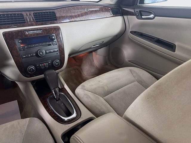 Used 2015 Chevrolet Impala LT w/ LT Sunroof Package FWD image 22