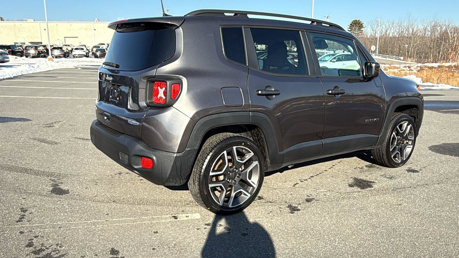 Used 2019 Jeep Renegade Latitude w/ Cold Weather Group image 6