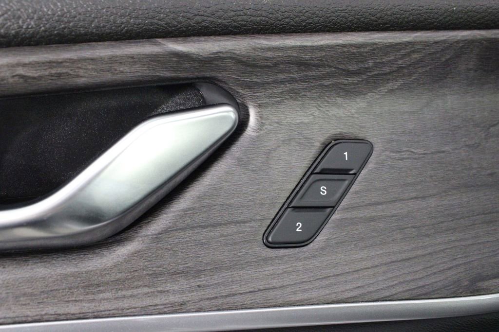 Used 2024 Jeep Grand Cherokee L Limited w/ Luxury Tech Group II image 22