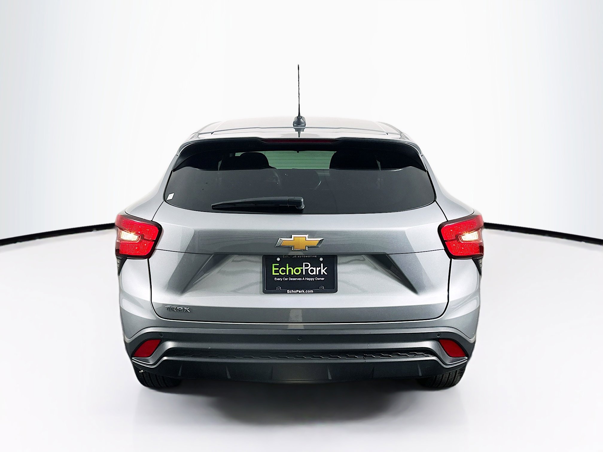 Used 2024 Chevrolet Trax LS w/ Driver Confidence Package FWD image 7
