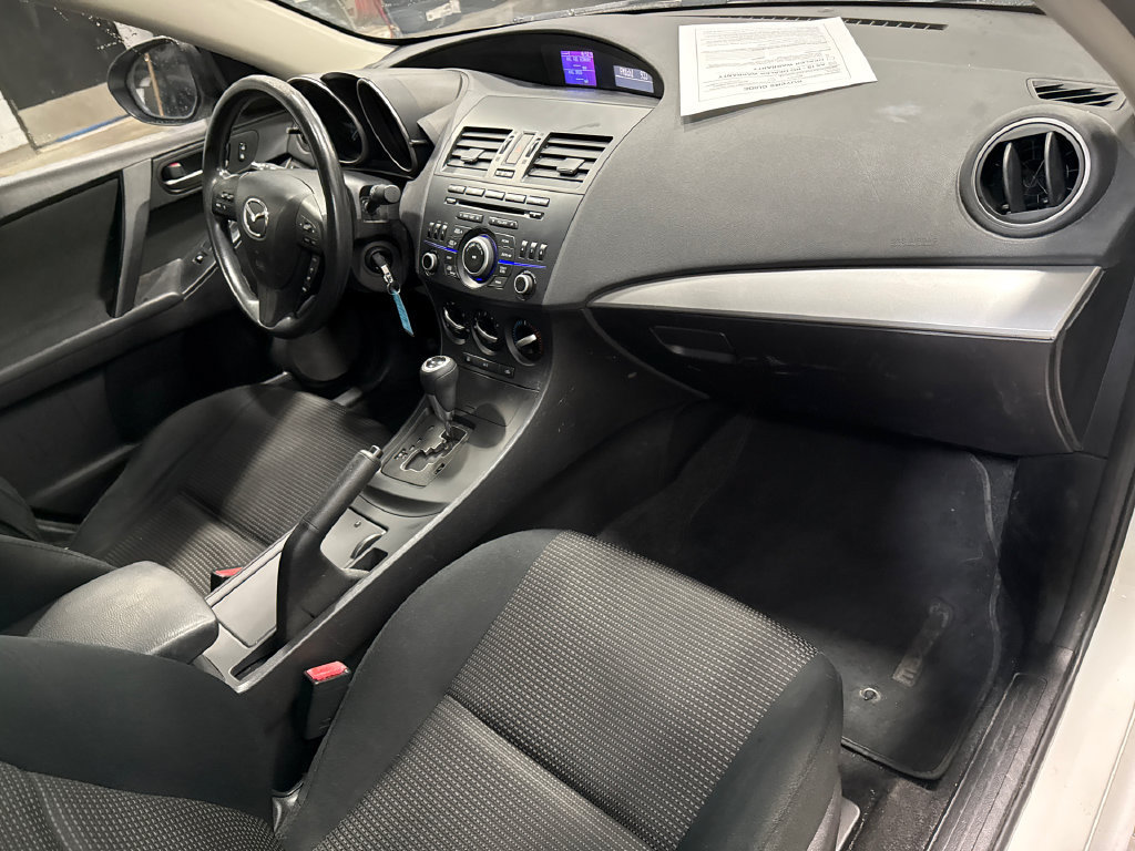 Used 2013 MAZDA MAZDA3 i Sport FWD image 14