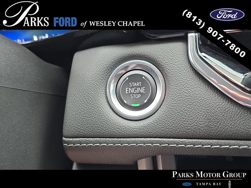 Used 2024 Chevrolet Colorado LT RWD image 24