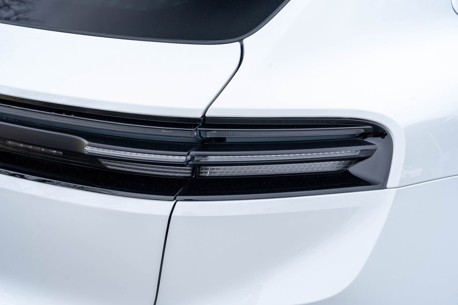 Certified 2025 Porsche Macan 4S Electric image 14