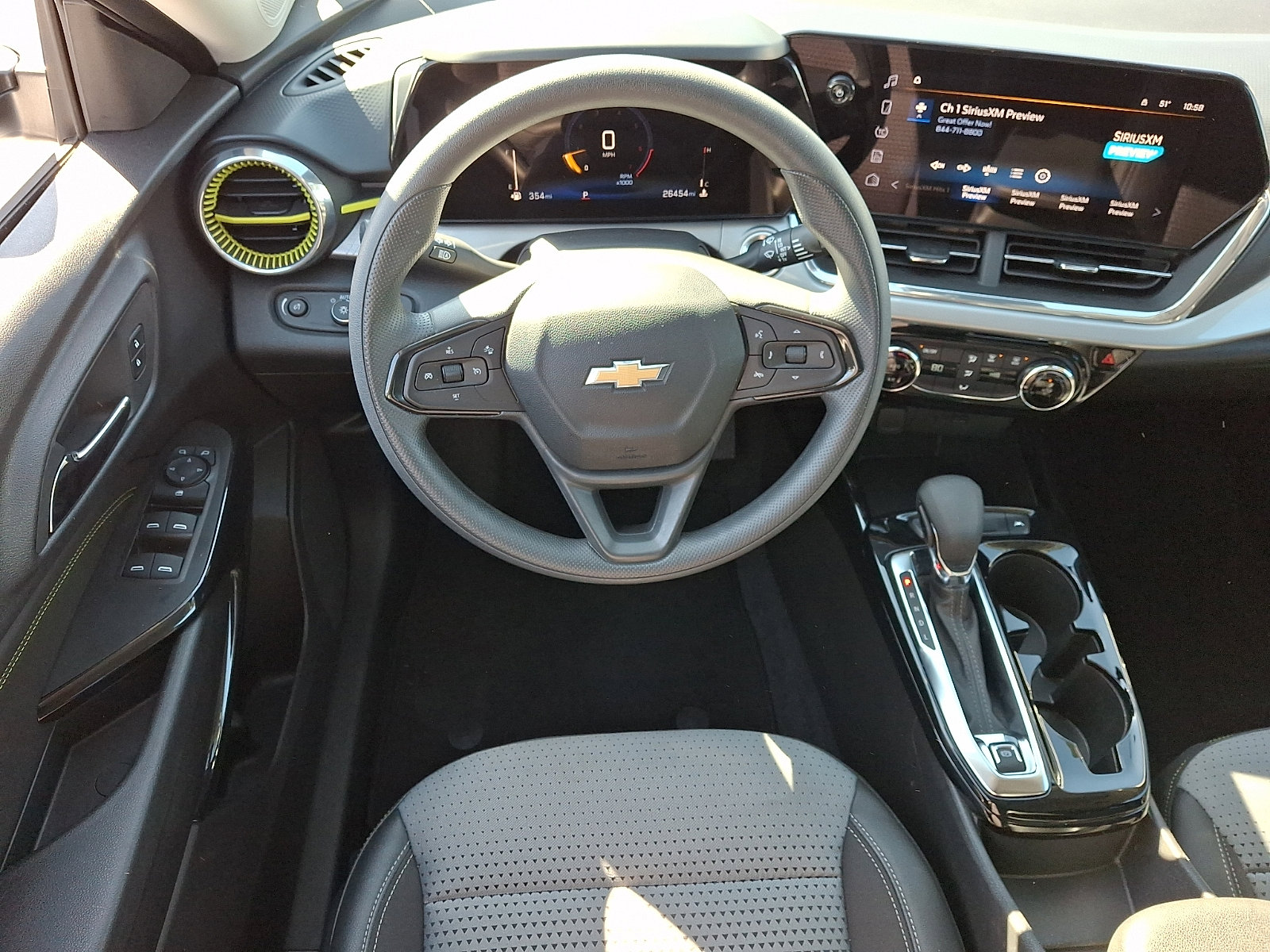 Certified 2025 Chevrolet Trax LT image 11