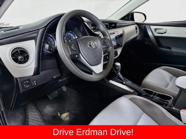 Used 2018 Toyota Corolla LE FWD image 7