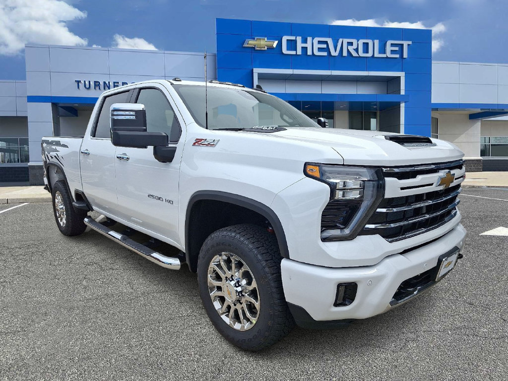 New 2026 Chevrolet Silverado 2500 LT w/ Z71 Chrome Sport Edition AWD/4WD image 2