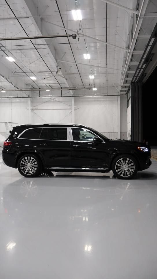 Used 2025 Mercedes-Benz Maybach GLS 600 4MATIC image 2