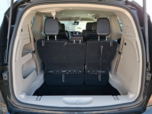 Used 2024 Chrysler Pacifica Touring-L FWD image 28