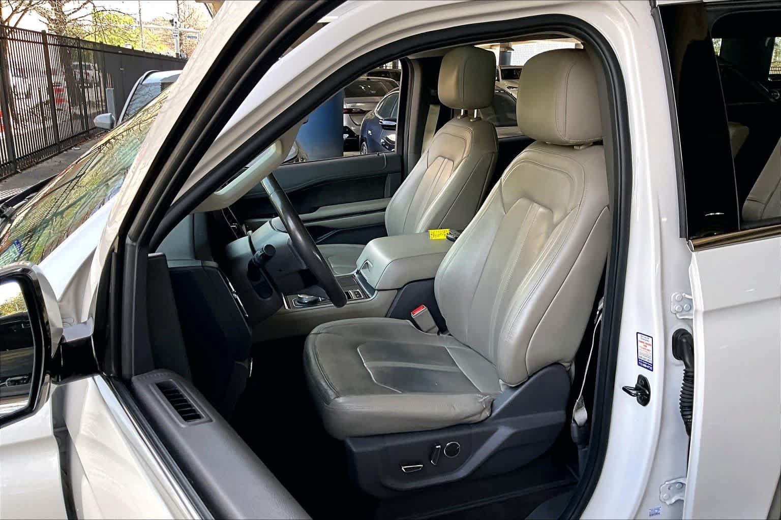 Used 2019 Ford Expedition Limited w/ Equipment Group 302A RWD image 7