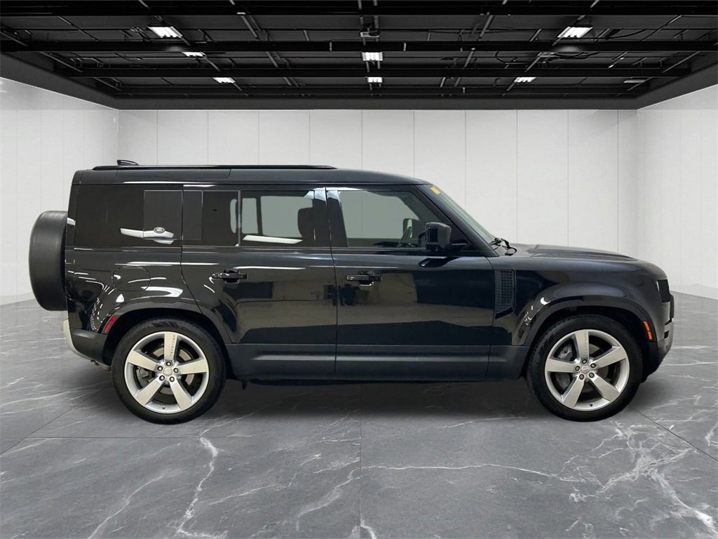Used 2020 Land Rover Defender 110 First Edition image 11