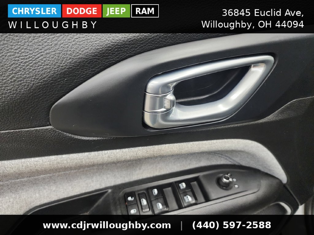 Used 2024 Jeep Compass Latitude AWD/4WD image 12