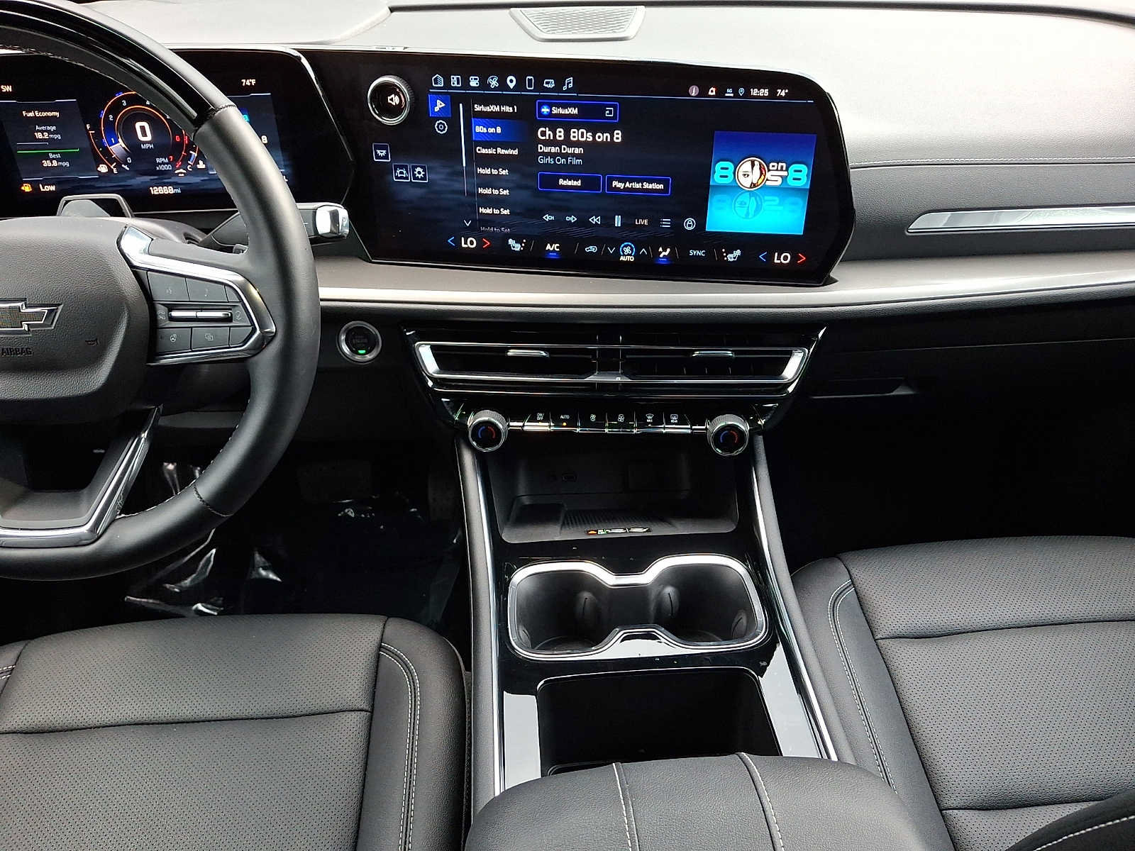 Used 2025 Chevrolet Traverse LT w/ Enhanced Driving Package FWD image 18