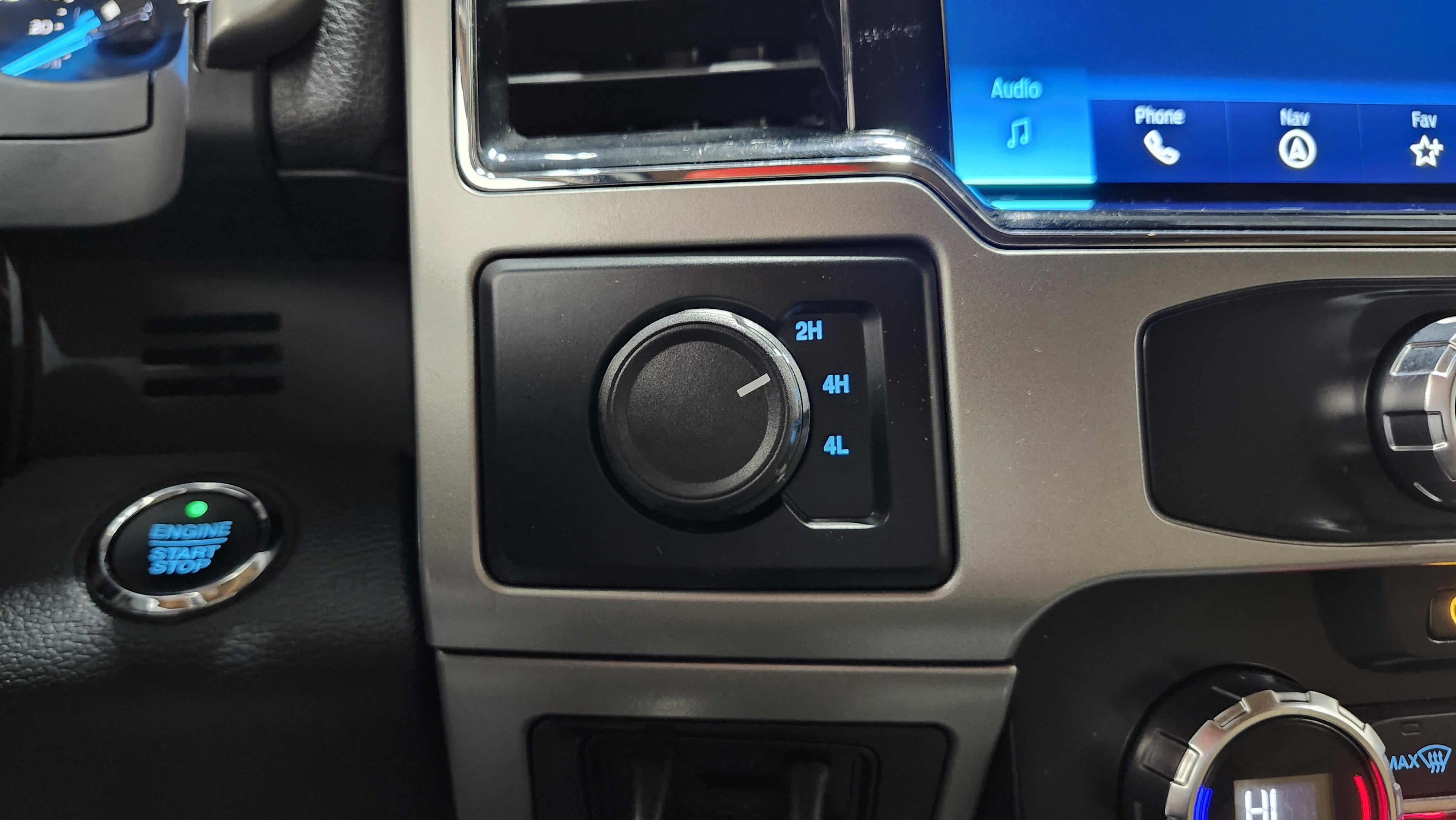 Used 2022 Ford F350 Lariat w/ Lariat Ultimate Package image 6