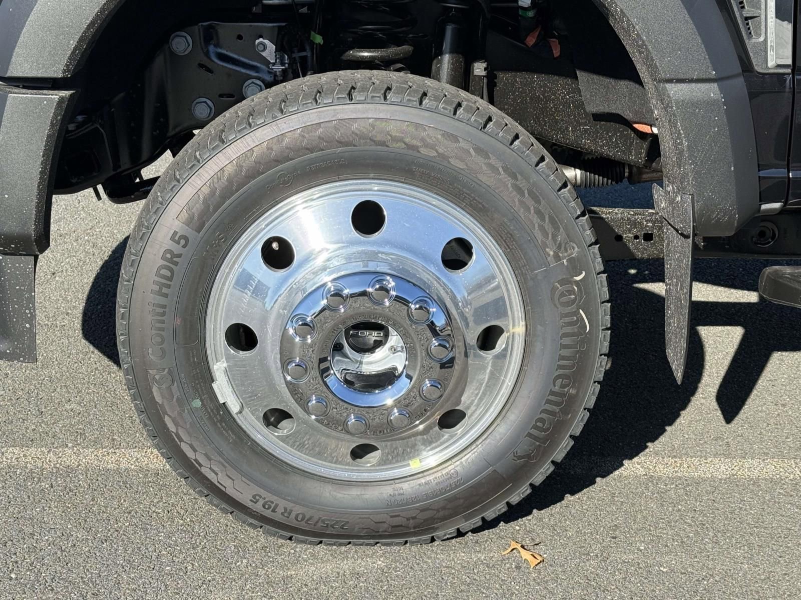 New 2026 Ford F450 XLT w/ XLT Value Package AWD/4WD image 9