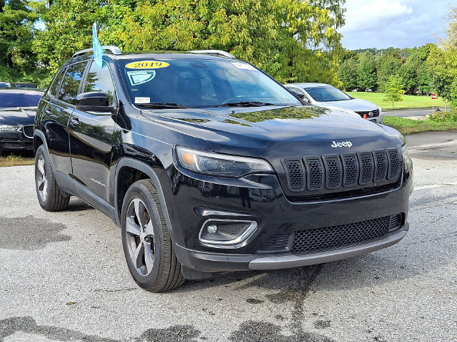 Used 2019 Jeep Cherokee Limited AWD/4WD image 2