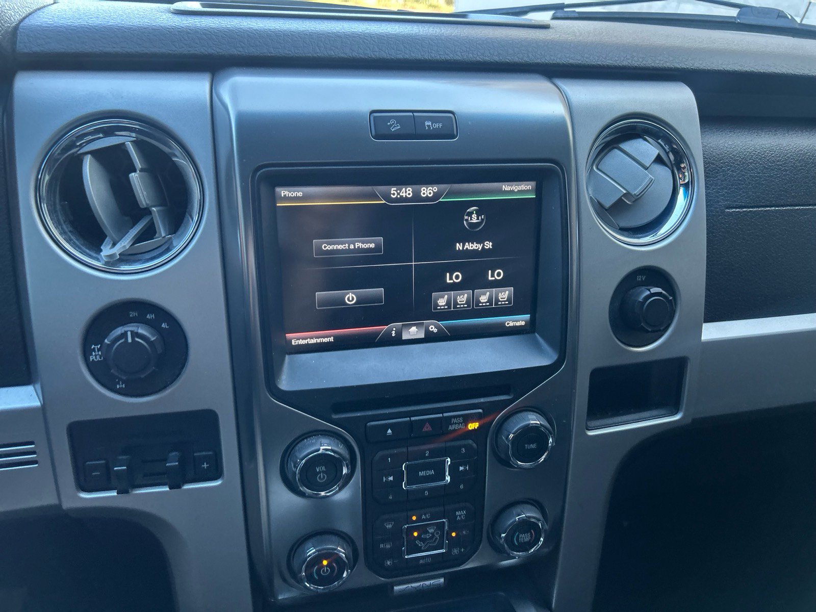 Used 2014 Ford F150 FX4 w/ Equipment Group 402A Luxury AWD/4WD image 22