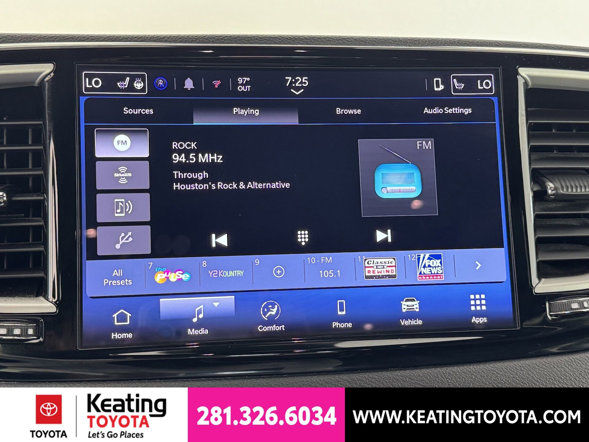 Used 2025 Chrysler Pacifica Select FWD image 23