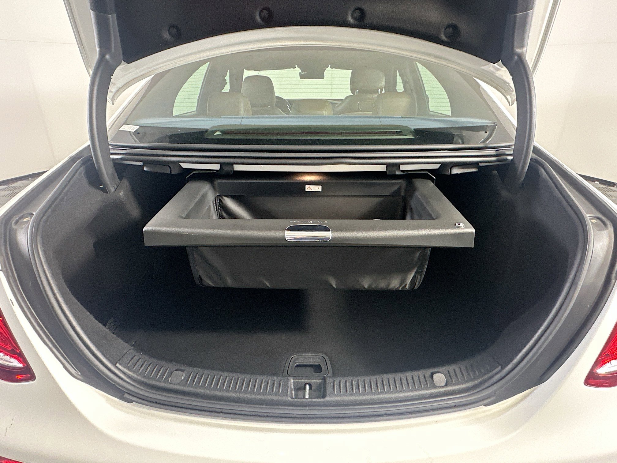 Used 2018 Mercedes-Benz E 300 image 31