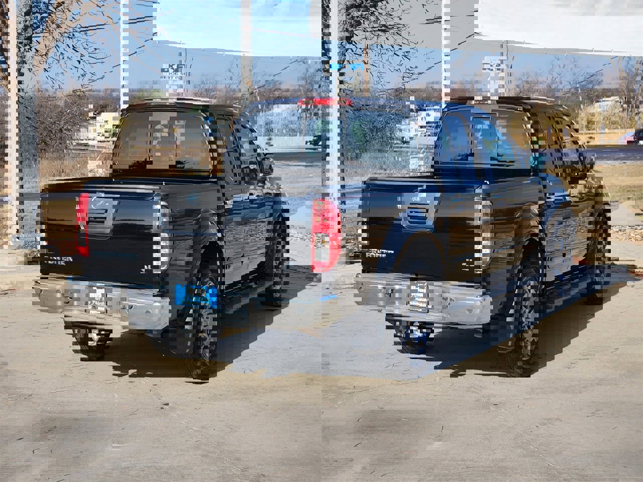 Used 2014 Nissan Frontier SL image 5