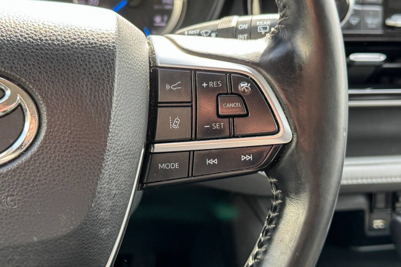 Used 2020 Toyota Highlander LE image 28