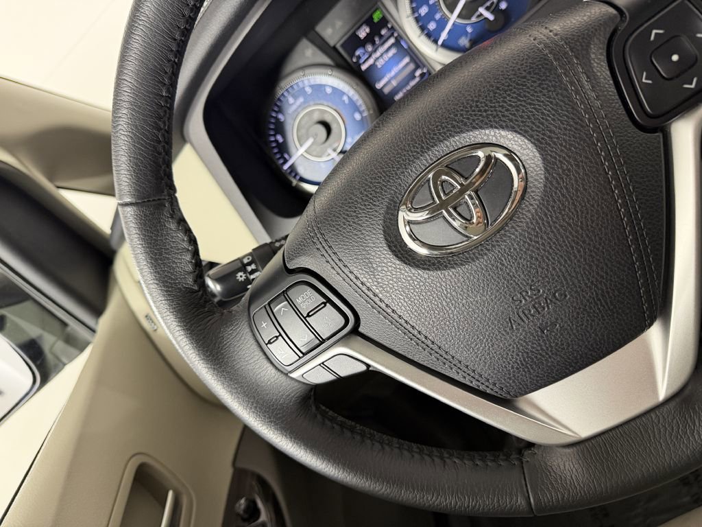Used 2018 Toyota Sienna XLE Premium w/ Protection Package AWD/4WD image 31