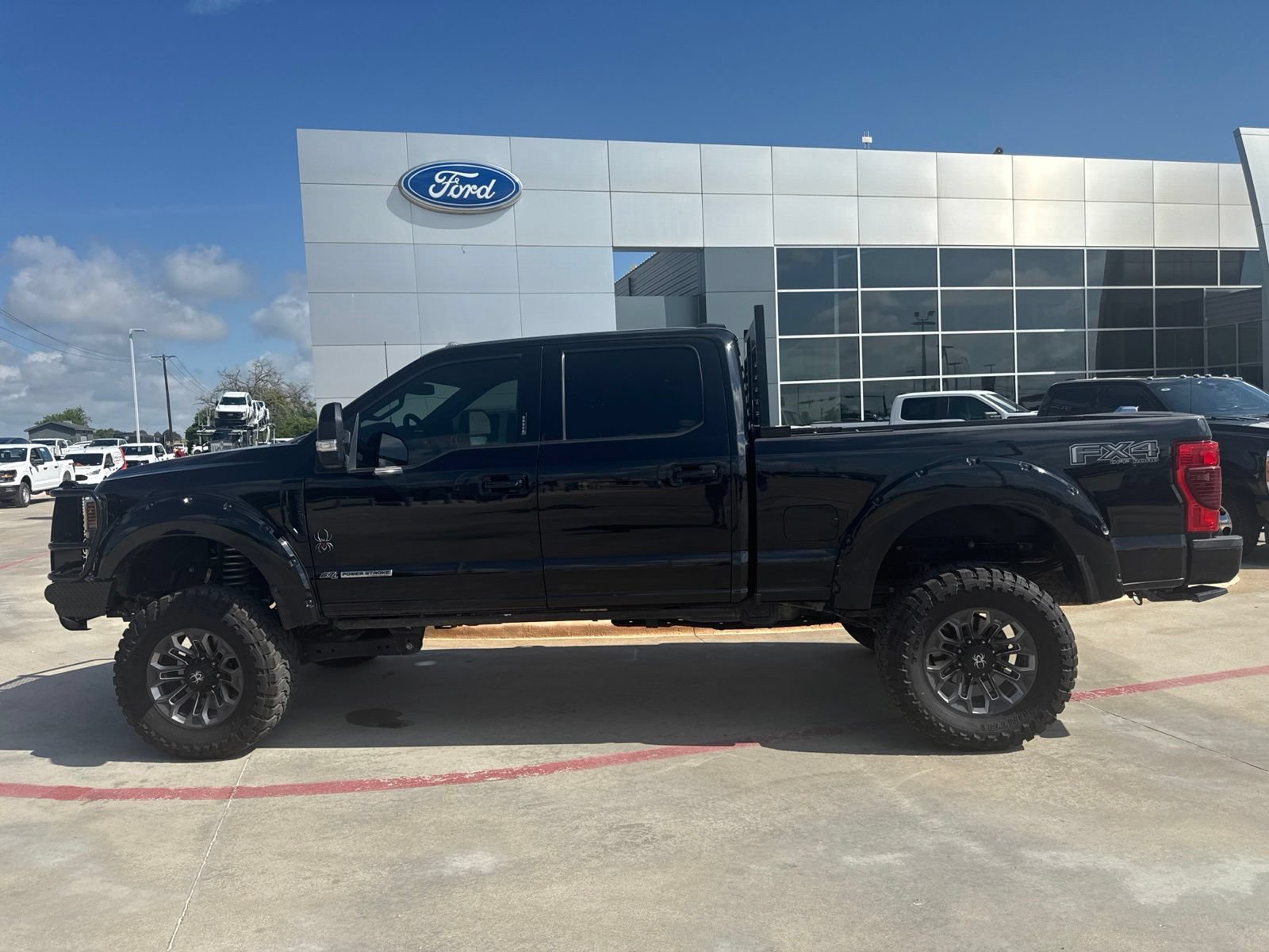 Used 2022 Ford F250 Lariat w/ Black Appearance Package AWD/4WD image 8
