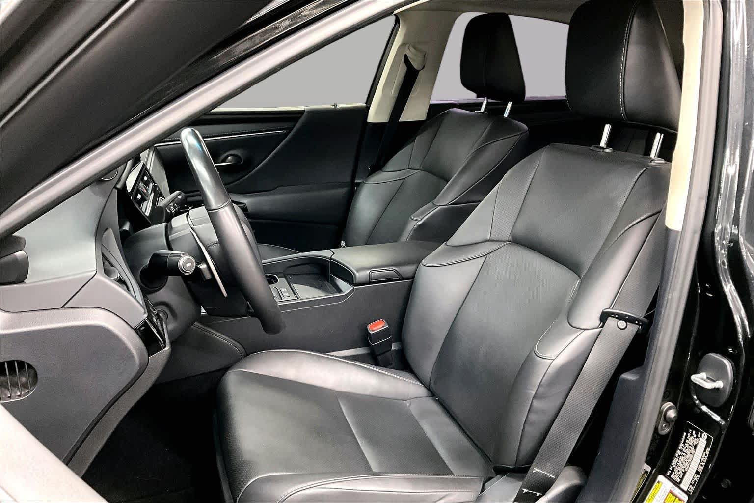 Used 2024 Lexus ES 300h w/ Premium Package FWD image 7