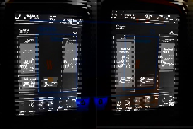 Used 2021 Jeep Renegade Latitude w/ Sun & Sound Group image 29