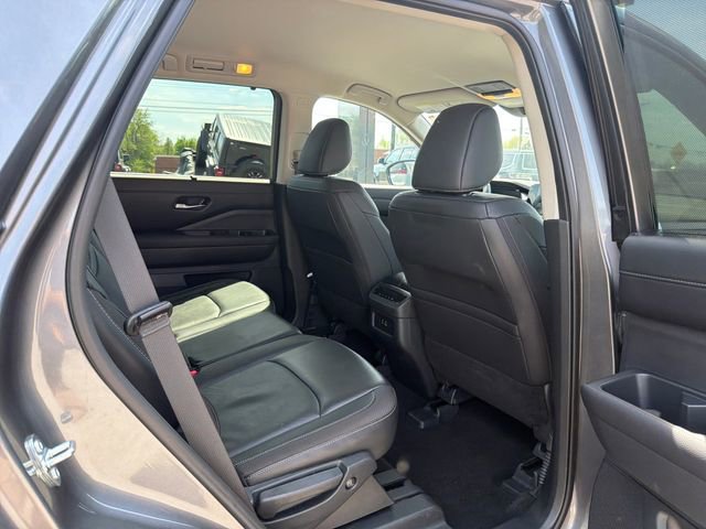 Used 2025 Nissan Pathfinder SL w/ Cargo Package image 30