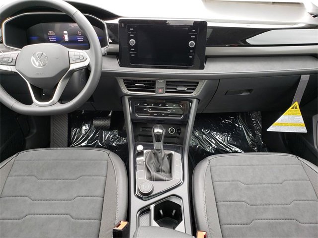 New 2025 Volkswagen Taos SE image 9