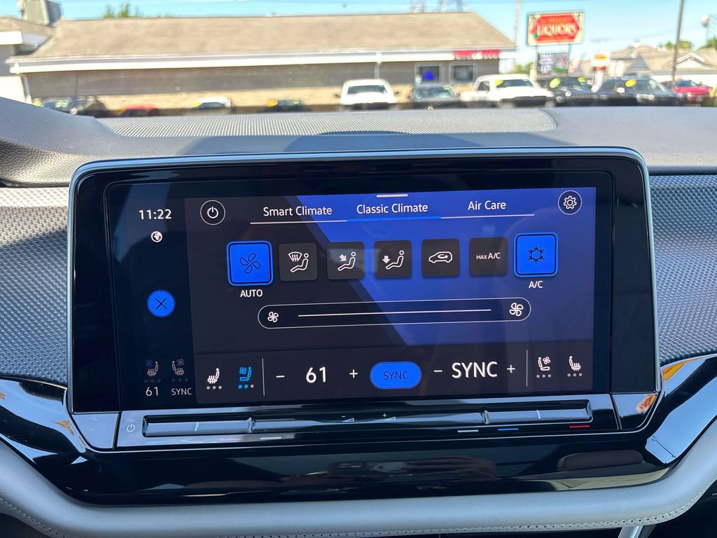 Used 2025 Volkswagen Atlas Cross Sport SEL Premium R-Line AWD/4WD image 23