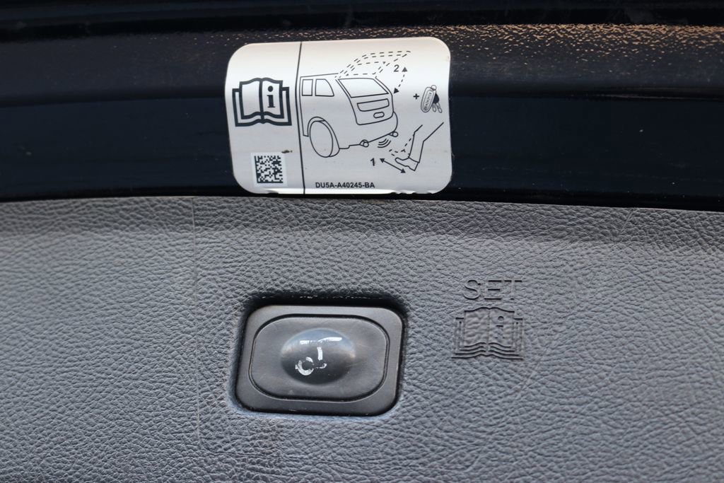 Used 2017 Ford Edge Titanium image 26